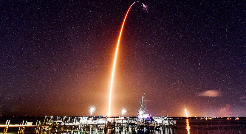 Elon Musk rakétája viszi fel az űrbe a magyar műholdat