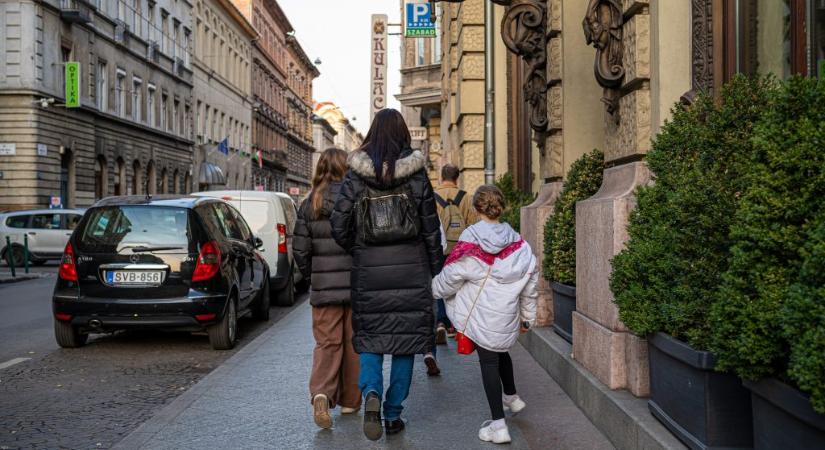 Háromgyermekes anyák szja-mentessége: sok kérdés érkezett a NAV-hoz, íme a válaszok