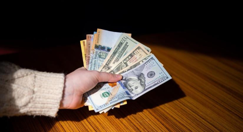 Már nem akkor durranás milliárdosnak lenni, mutatjuk, hány magyarnak lehet legalább 1 milliárd a vagyona