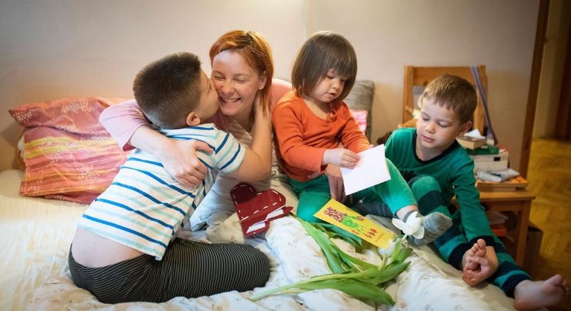 Újabb segítség a háromgyermekes anyáknak