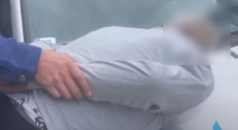 Közismert bűnözőt kaptak el Szabolcsban, kemény videón, ahogy kifektetik a Passatjára!