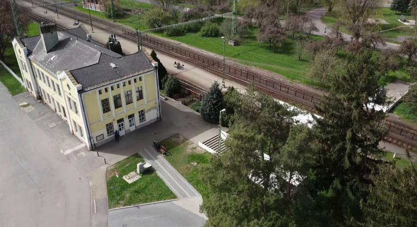 Zajjal járó felújítás a borsodi vasútvonalon
