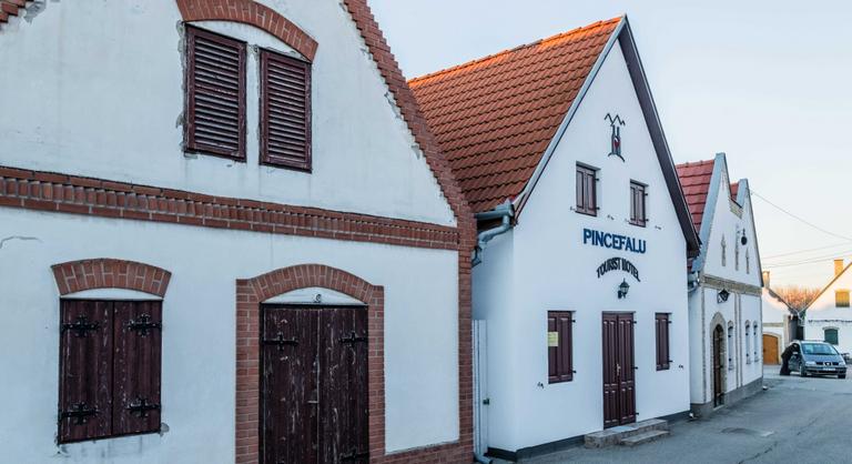 Visszafordíthatatlan folyamat indult el, sorra születnek a helyi rendeletek