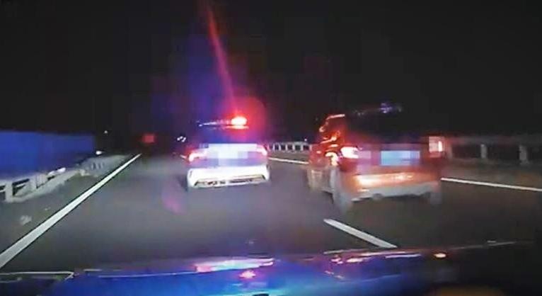 Külföldi autótolvaj szorította le a rendőröket az M5-ösön – videó