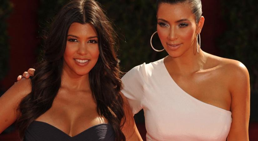 A minimalizmus nem halt meg – a semleges színek gyönyörű harmóniája Kourtney Kardashian étkezőjében