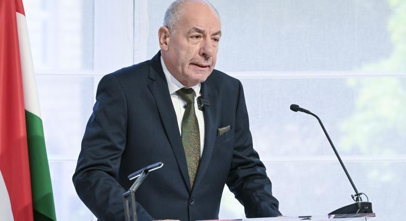 Sulyok Tamás: A közjegyzőség a nemperes igazságszolgáltatás megtestesítőjeként az egyik fő tartópillér, alkotmányos rendünk fontos része lett