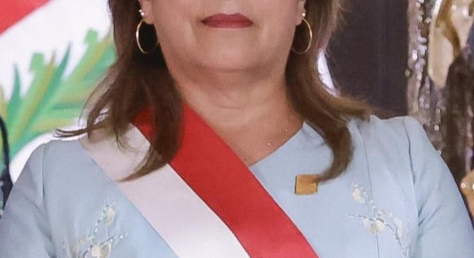 Morális alkalmatlanság miatt menesztették Peru első női elnökét
