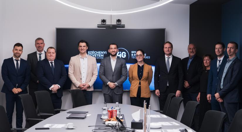Stratégiai partnerséget kötött a 4iG és a Széchenyi-egyetem