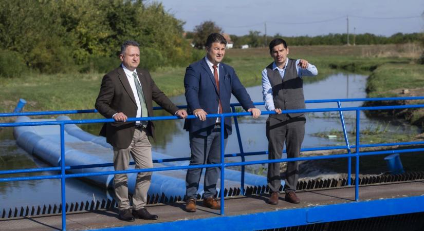 A tájban tárolt vízkészletek növelésével tudnak segíteni a gazdáknak az Alföldön