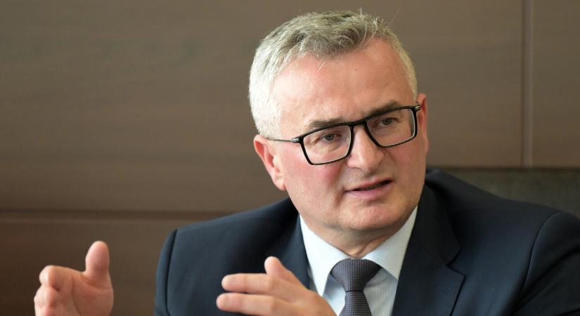 Beszédet akar mondani a parlamentben az Alkotmánybíróság elnöke