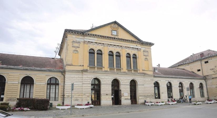 Olyat merészelt a 20 éves nő, hogy megbotránkozott az egész füzesabonyi állomás