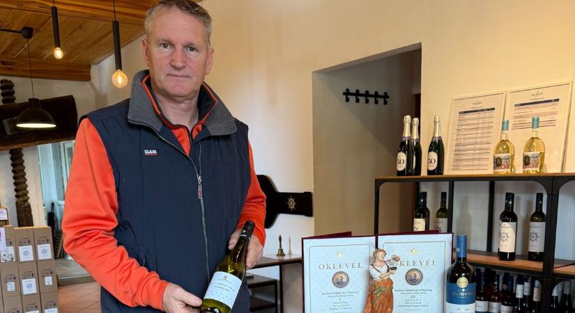 A Csiriptető-dűlő volt a siker titka, ez a balatoni település adta az idén az Országház Borát