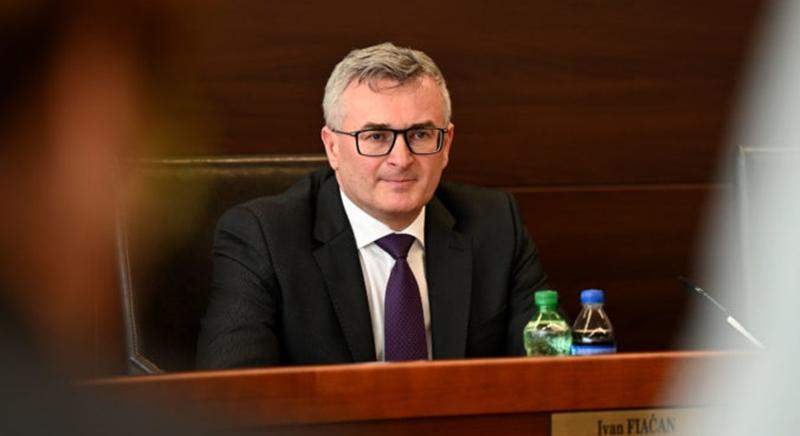 Beszédet kíván mondani a parlamentben az Alkotmánybíróság elnöke