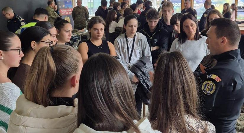 Háromszáznál is több munkakereső jelentkezett a csíkszeredai állásbörzén