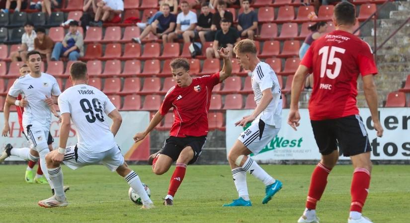 Karnyújtásnyira lehetne a dobogó a PMFC-nek