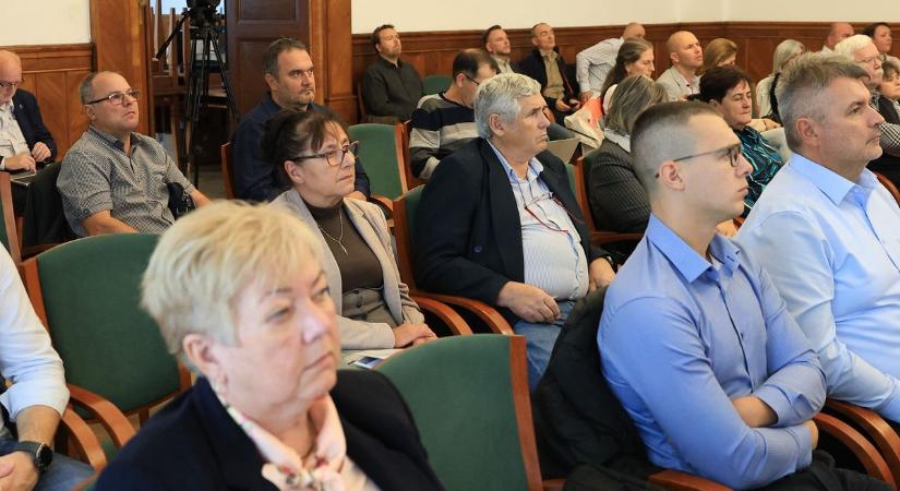 Hibák, felelősség, milliárdos tét – erről beszéltek a mérnökök Tolnában!