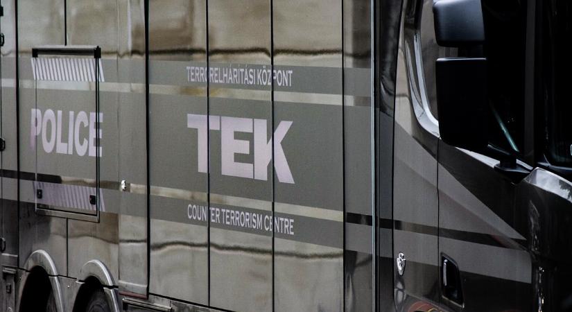 Óriási a felbolydulás: kivonult a TEK a főváros melletti tízezres településre, miután robbantással fenyegetőztek
