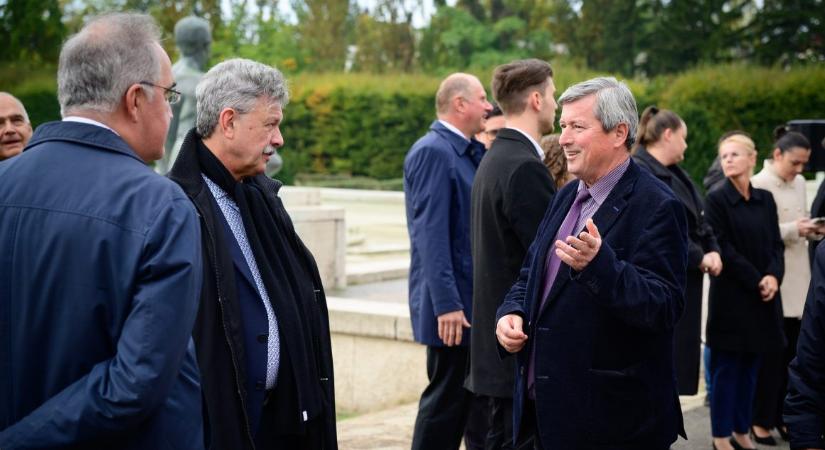 Orbán Viktort sem hagyta ki Pósán László – Klebelsberg Kunó halálára emlékeztek ma Debrecenben