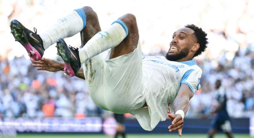 Aubameyang négy góljával megnyerte a fontos vb-selejtezőt csapatának, aztán nagy butaságot csinált