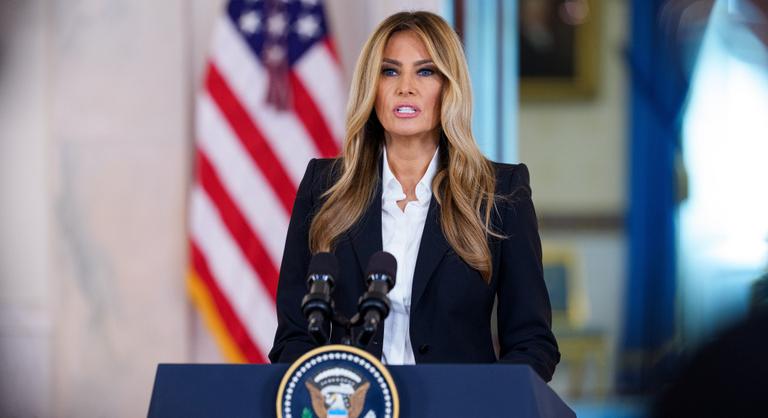 Melania Trump a kamerák elé állt, megállapodott Vlagyimir Putyinnal