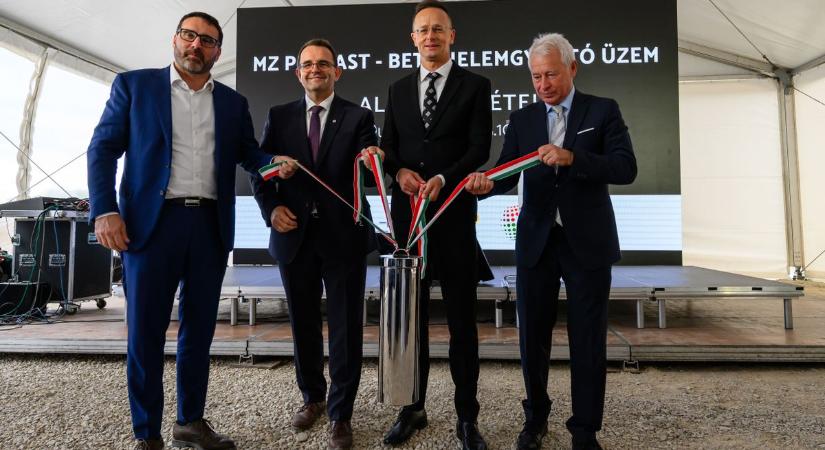 Tízmilliárd forint értékű magyar-szerb gyárépítést jelentett be Dunavecsén