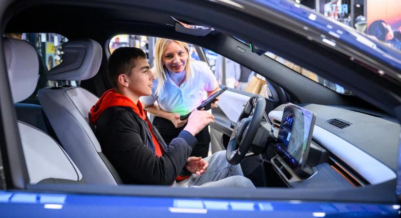 Elindult a második műszak a debreceni BMW-gyárban, folyamatos a toborzás a nyitott pozíciókra – fotókkal, videóval