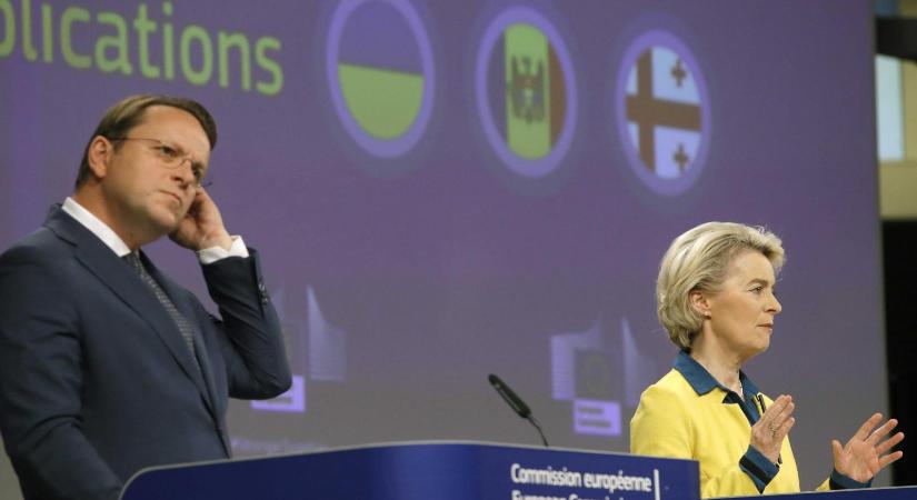 Egyelőre nem függeszti fel Várhelyi Olivért a kémkedési botrány miatt Ursula von der Leyen, de beszélni akar vele