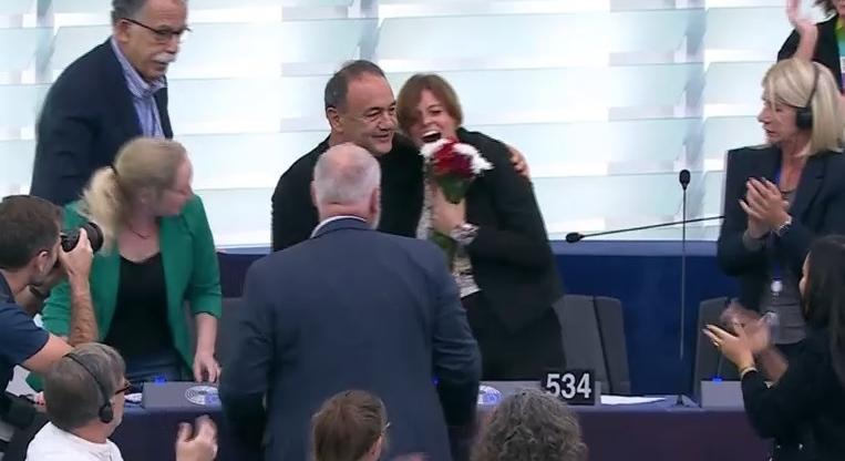 Az Antifa támadások egyik áldozata megdöbbent, hogy nem függesztették fel Ilaria Salis mentelmi jogát  videó