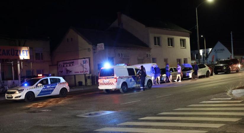 Döbbenetes: Ötös karambol bénítja a forgalmat a pécsi kereszteződésben (GALÉRIA)