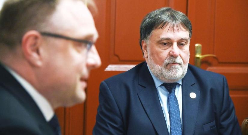 Kínai gigaberuházás, magyar tudás – megállapodást kötött a KunlunChem, a szakképző és az egyetem