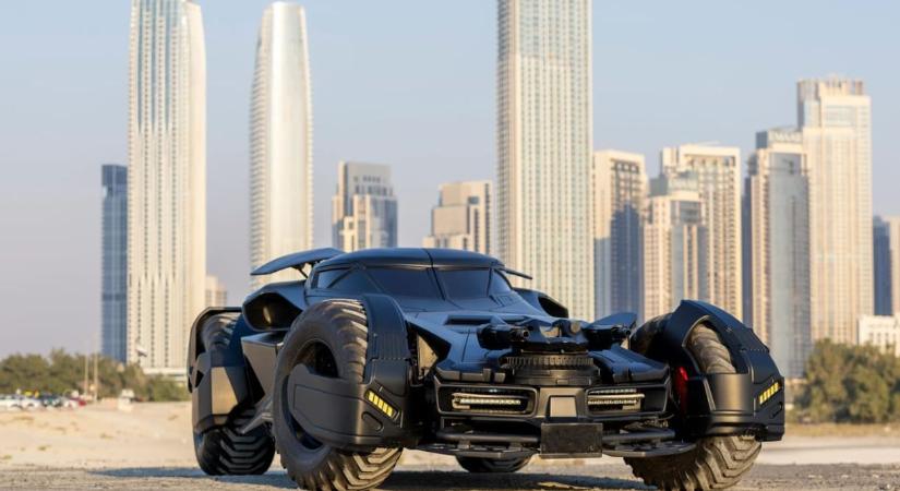 Batmobile lett egy Mercedes-Benzből