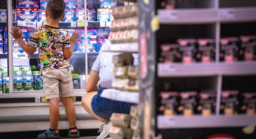 Heves vita alakult ki a boltban evő gyerekekről: „Amíg nem fizetted ki, nem a tiéd!”