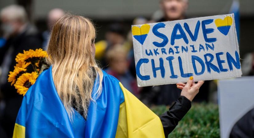 Nyolc ukrán gyereket engedett haza Putyin, mert a First Lady erre kérte