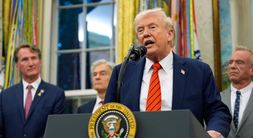 Donald Trump további 100 százalékos vámot vet ki a kínai árukra novembertől