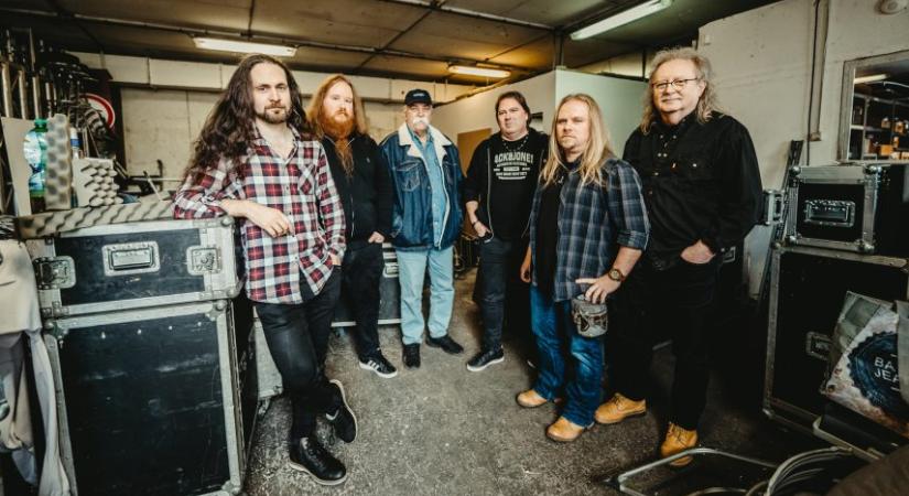 A P. Mobil, a Dinamit és a P. Box együtt áldozik a rock oltárán