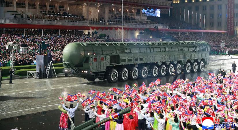 Észak-Korea megvillantotta eddigi legerősebb fegyverét