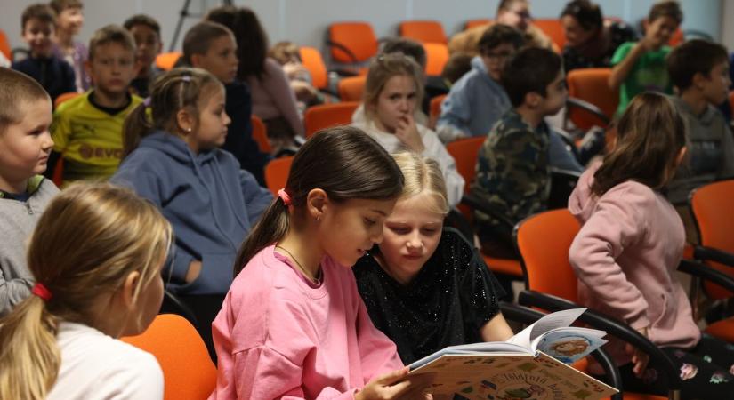 Ezeket a fotókat látni kell! – Zöldfülű barátság a gyerekek szemével (galéria)