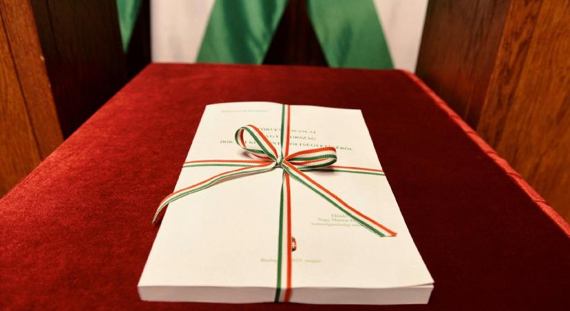 Egy vak tyúk több szemet talál, mint ahány gazdasági mutató alakulását jól jelezte előre a költségvetési törvény