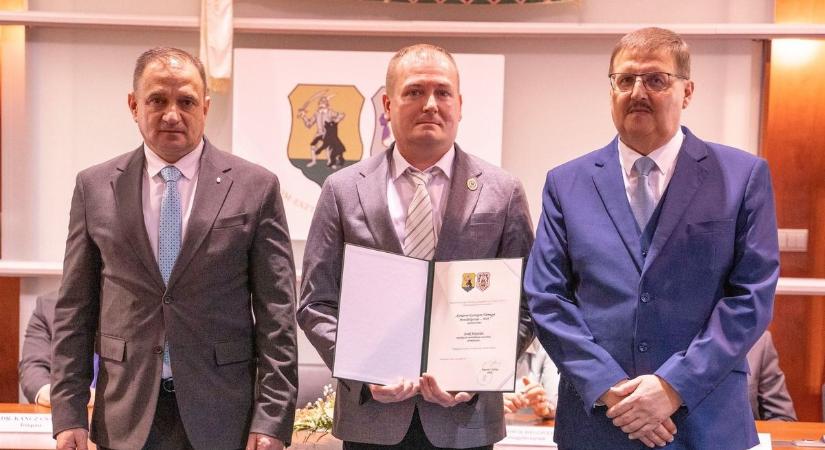 Tavaly még hősként ünnepelték – most a Dunában keresik az év mentőjét