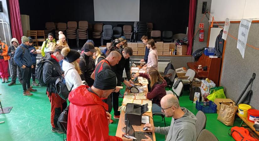 Több mint ezren vágtak neki a Mátrának az őszi teljesítménytúrán