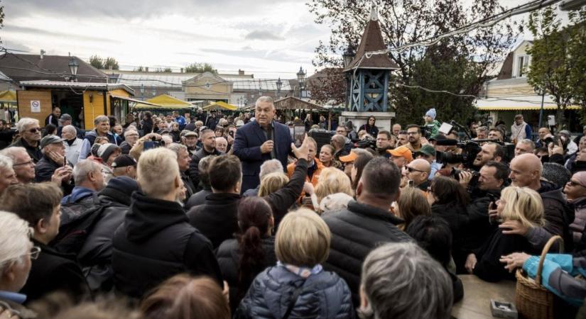Orbán Viktor a pesterzsébeti piacon kezdte az aláírásgyűjtést, a Tisza standja már ott volt