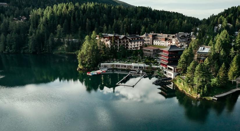 Egy karintiai rejtekhely, ahol hárfazene szól a reggelihez