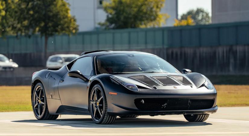 350 milliót kérnek a Ferrariért, amit használni sem lehet