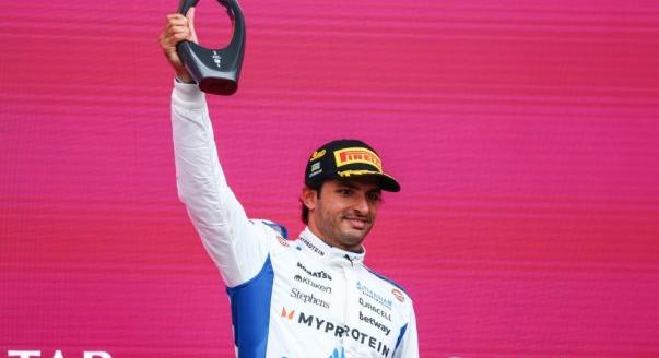 Sainz: A Mercedes-erőforrás döntő tényező volt a Williamshez való igazolásban