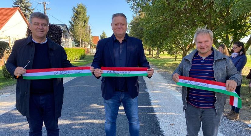 Felavatták a megújult utat – 26 milliós fejlesztés a Magyar Falu Programból