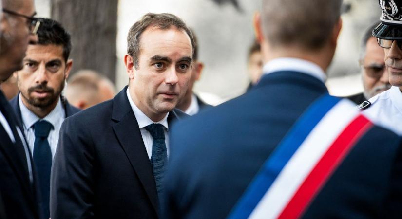 A rég-új francia miniszterelnök szerint ideje véget vetni a szánalmas bohózatnak