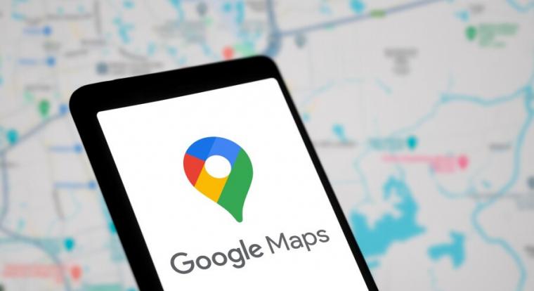 Intelligens útitársat faragna a Google a Térképből