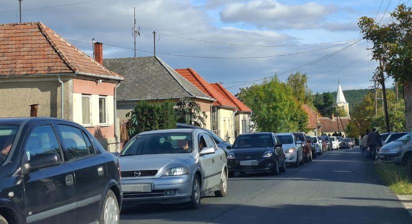Gesztenyenapok: hatalmas a torlódás Velem felé - fotók