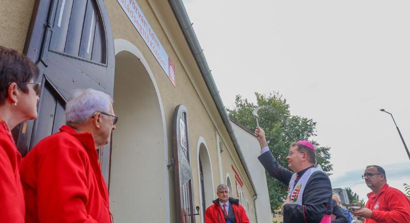 Családokat segít a karitász: ma délelőtt áldás, este jótékonysági koncert a szombathelyi székesegyházban