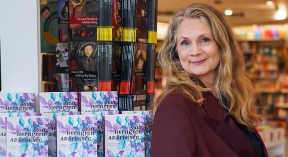 Moa Herngren svéd író: Nem mi választjuk az anyósunkat